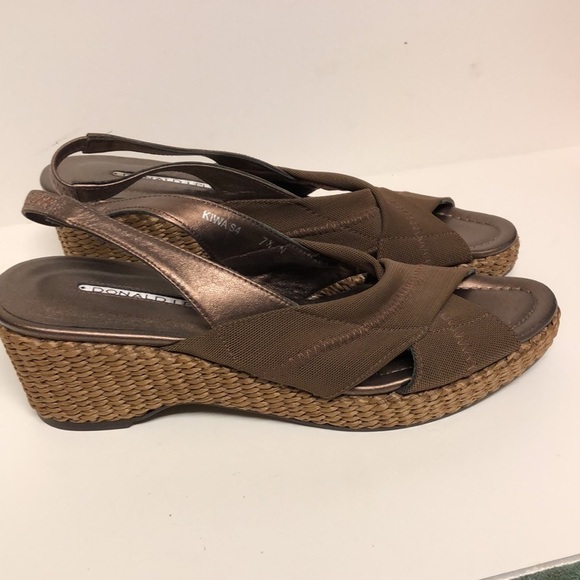 Donald J Pliner cross strap wedge slide. Sz 7 1/2N - Picture 2 of 9